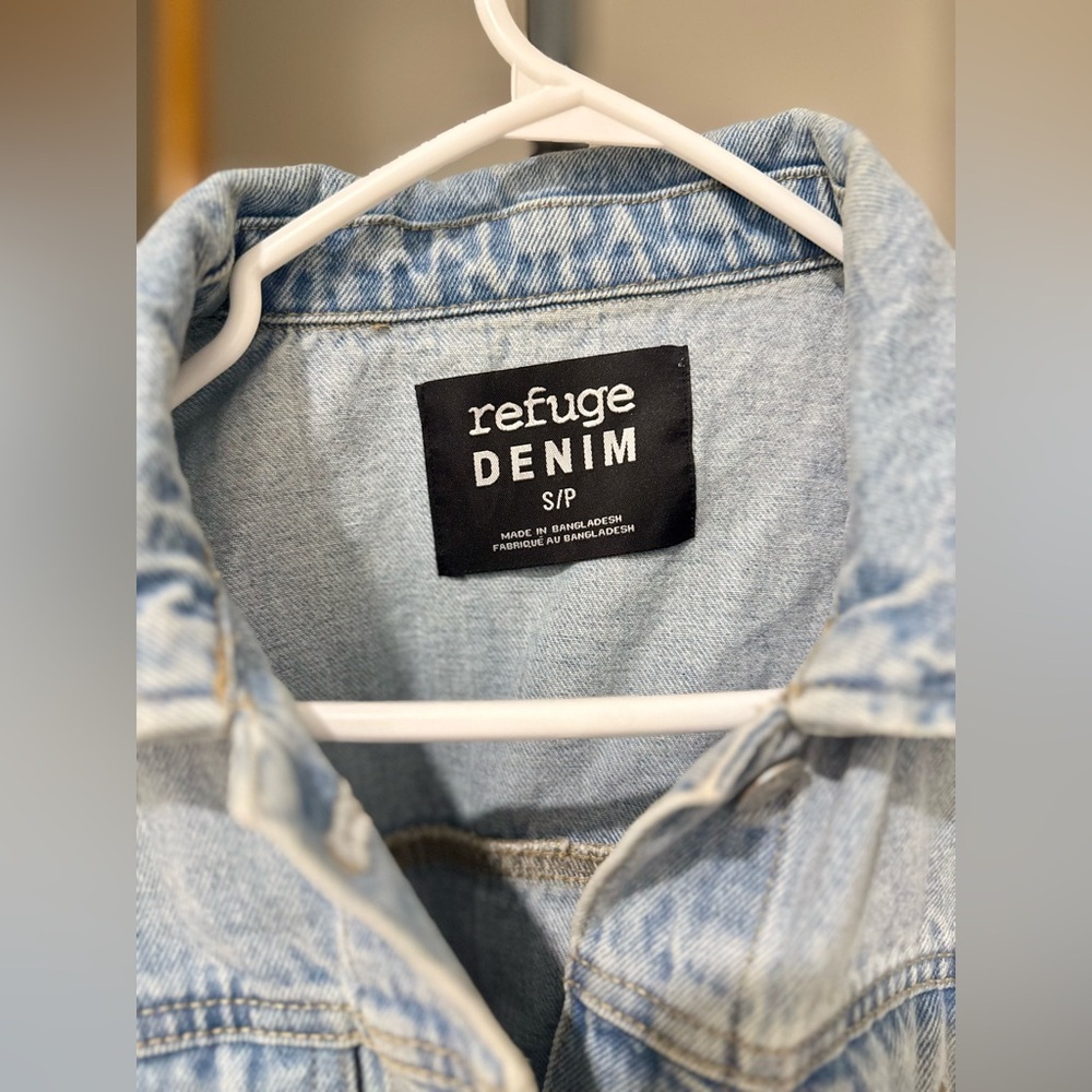 Refuge Denim Jacket/ size small - Picture 4 of 6